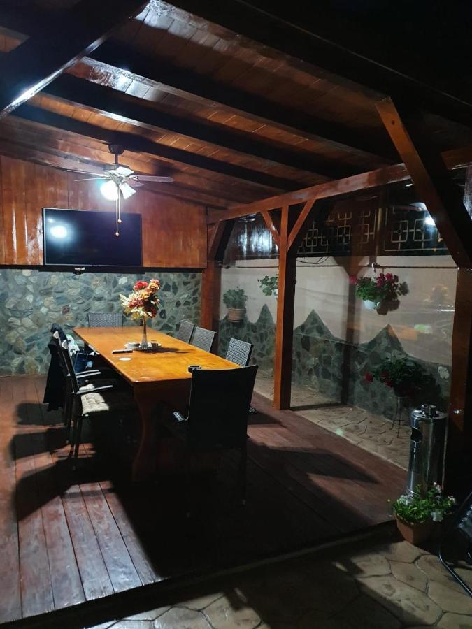 Casa Cattleya Hotel Târgu Jiu Buitenkant foto