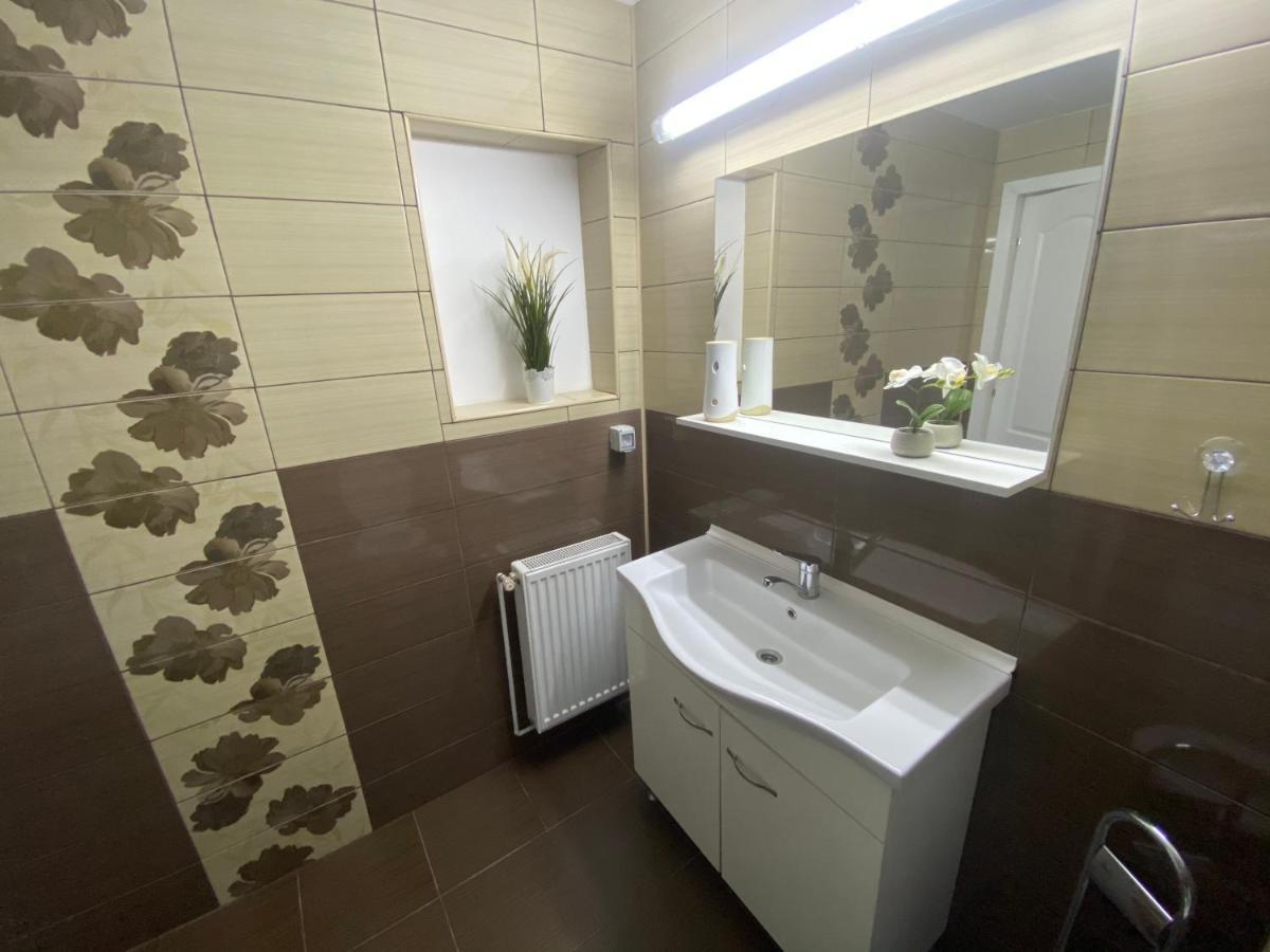 Casa Cattleya Hotel Târgu Jiu Buitenkant foto