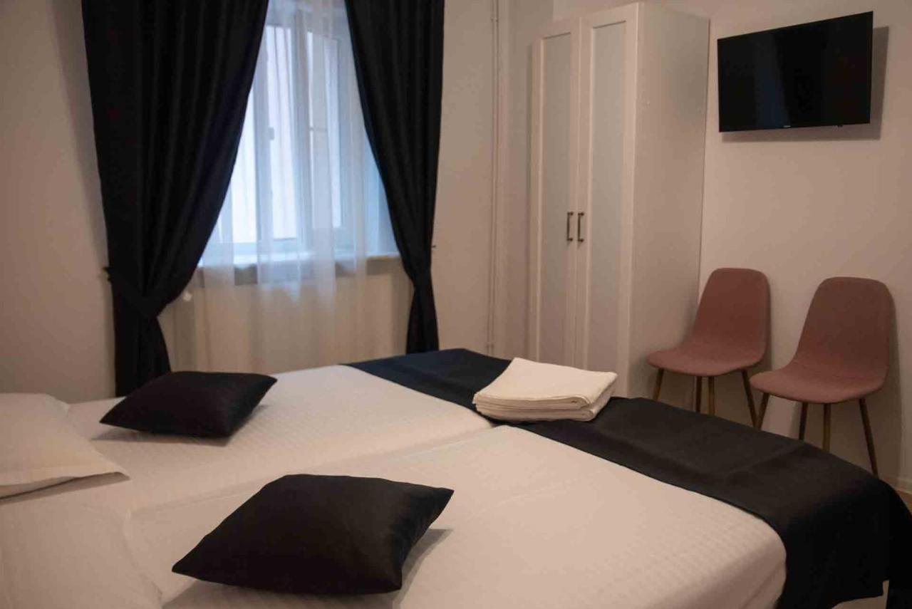 Casa Cattleya Hotel Târgu Jiu Buitenkant foto