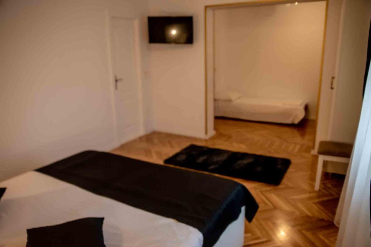 Casa Cattleya Hotel Târgu Jiu Buitenkant foto