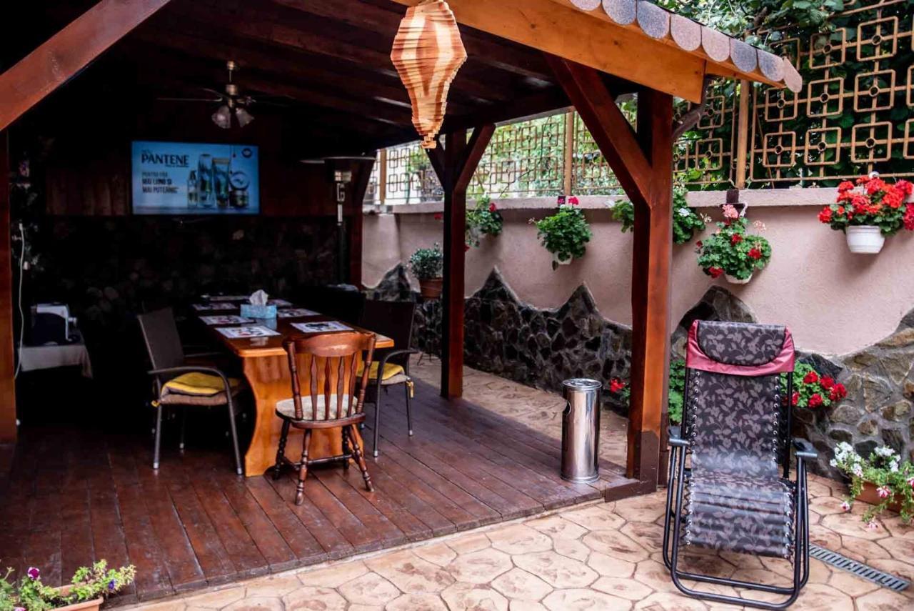 Casa Cattleya Hotel Târgu Jiu Buitenkant foto